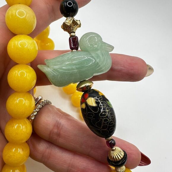 34" of yellow jade beads with accent green nephrite jade duck, necklace! - Picture 14 of 14